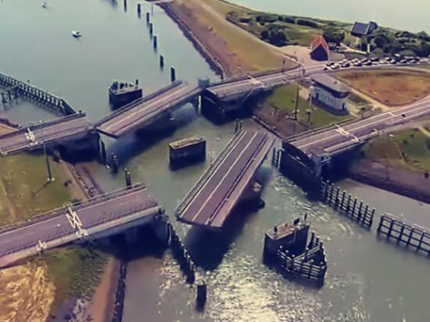 一眼以為是橋從中間斷開(kāi)，再看一眼原來(lái)是設(shè)計(jì)師用心良苦